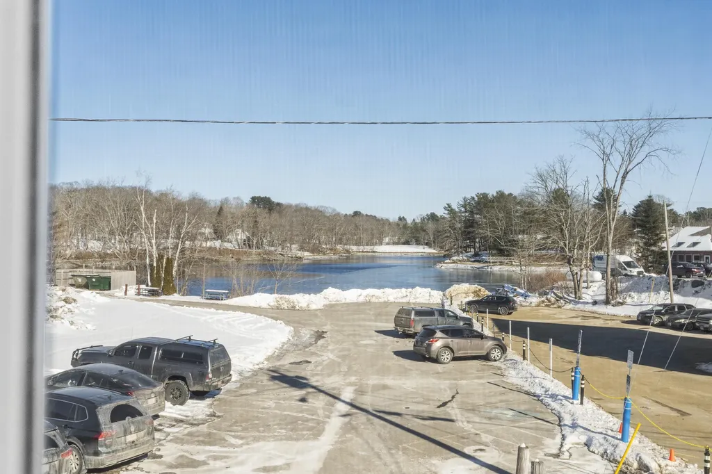 100 Main Street Damariscotta ME 04543