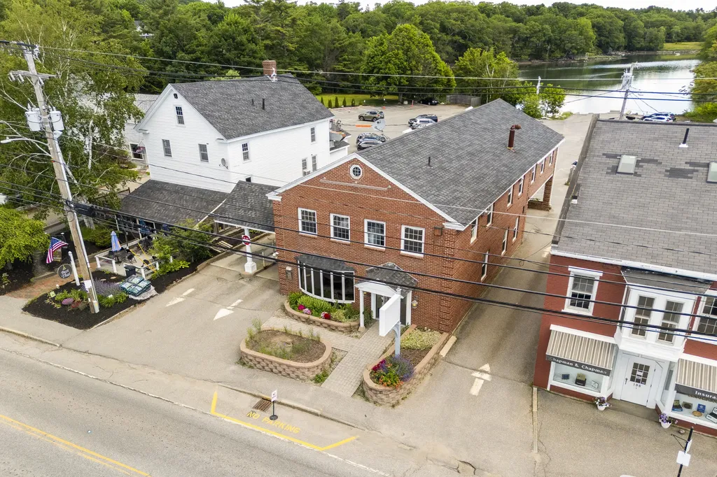 100 Main Street Damariscotta ME 04543