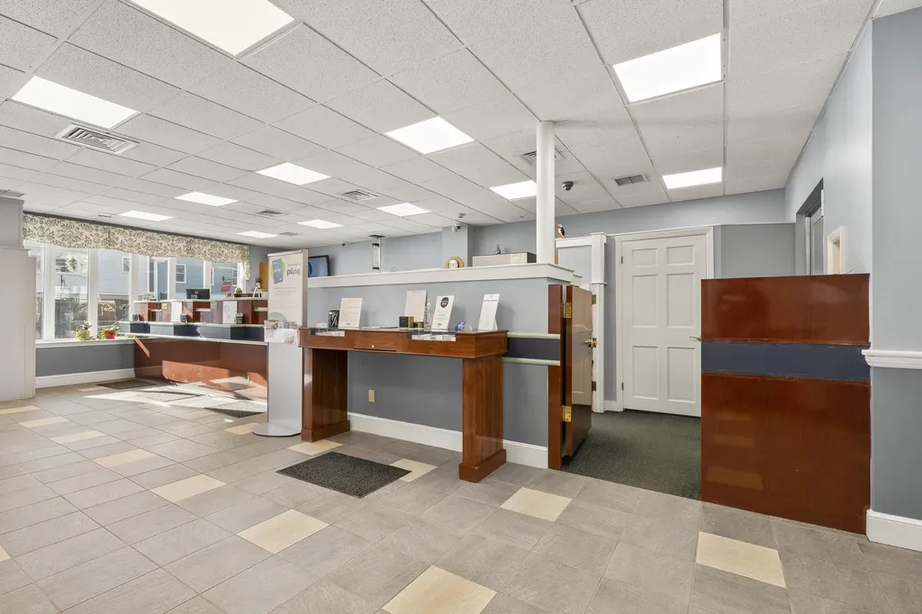 100 Main Street Damariscotta ME 04543