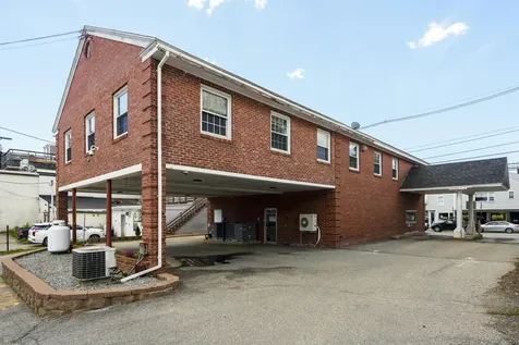 100 Main Street Damariscotta ME 04543