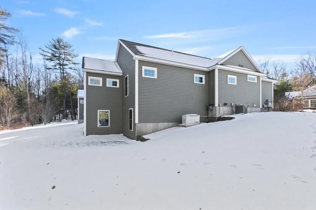 6 Dipper Road Cape Elizabeth ME 04107