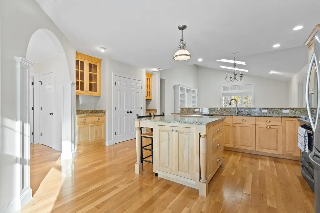 6 Dipper Road Cape Elizabeth ME 04107