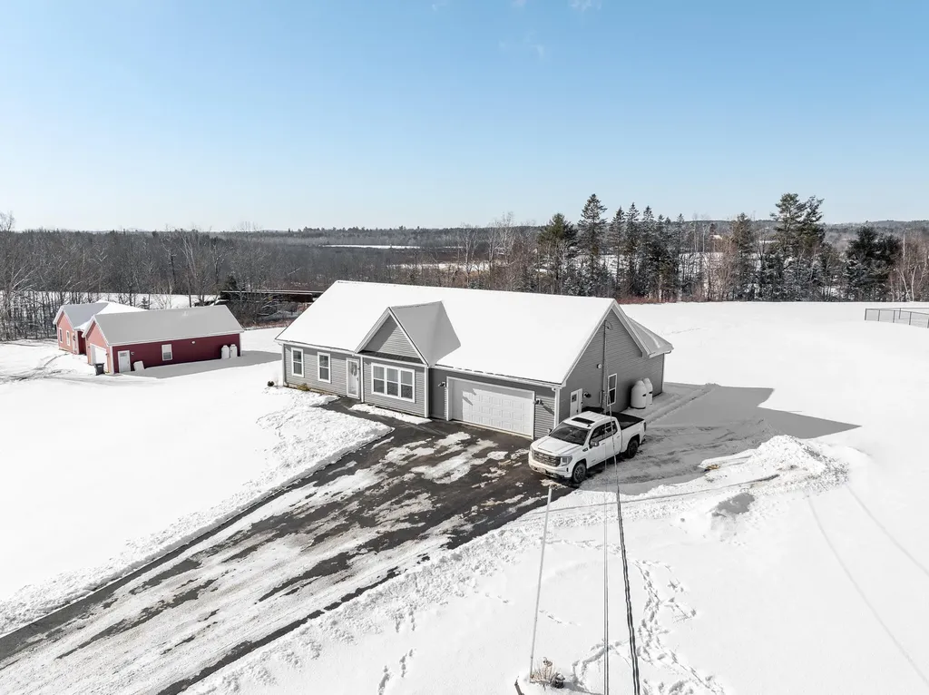 26 Knoll Crest Drive Bangor ME 04401