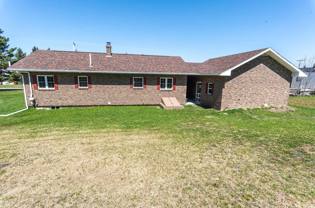 180 Hillside Road Saint Agatha ME 04772