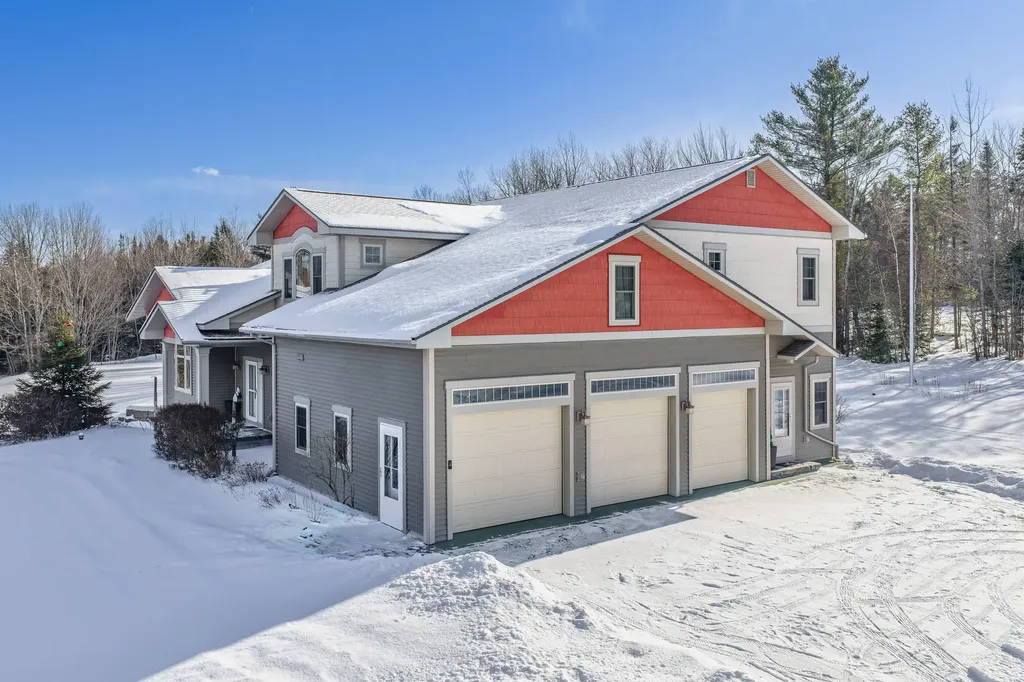 2060 Dexter Road Dover-foxcroft ME 04426