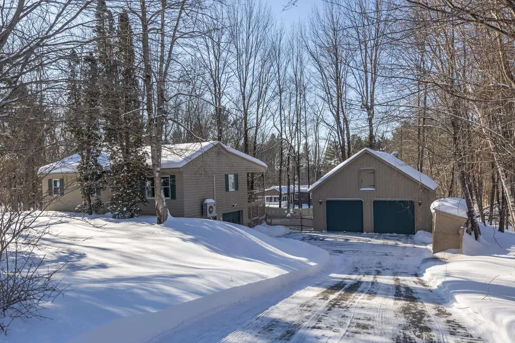 31 Bellflower Drive Auburn ME 04210