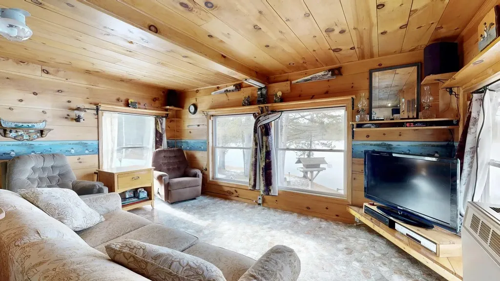 15 Hamlin Loop Mayfield Twp ME 04942