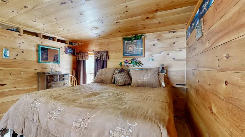 15 Hamlin Loop Mayfield Twp ME 04942