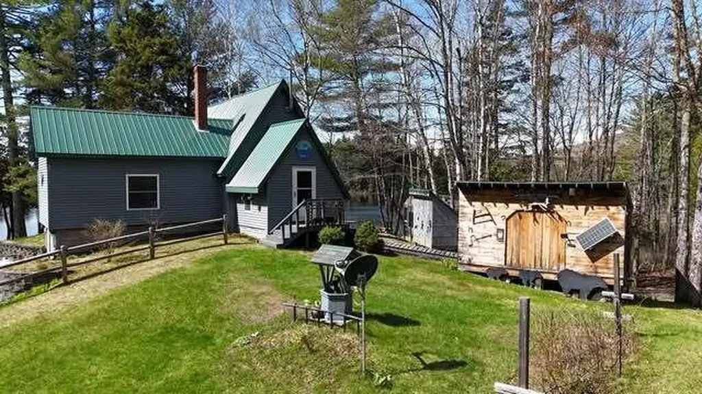 15 Hamlin Loop Mayfield Twp ME 04942