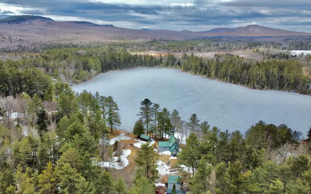15 Hamlin Loop Mayfield Twp ME 04942
