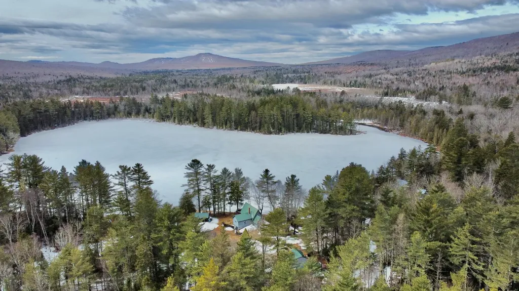 15 Hamlin Loop Mayfield Twp ME 04942