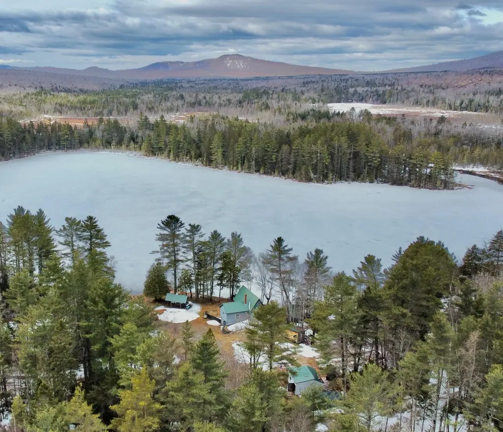 15 Hamlin Loop Mayfield Twp ME 04942
