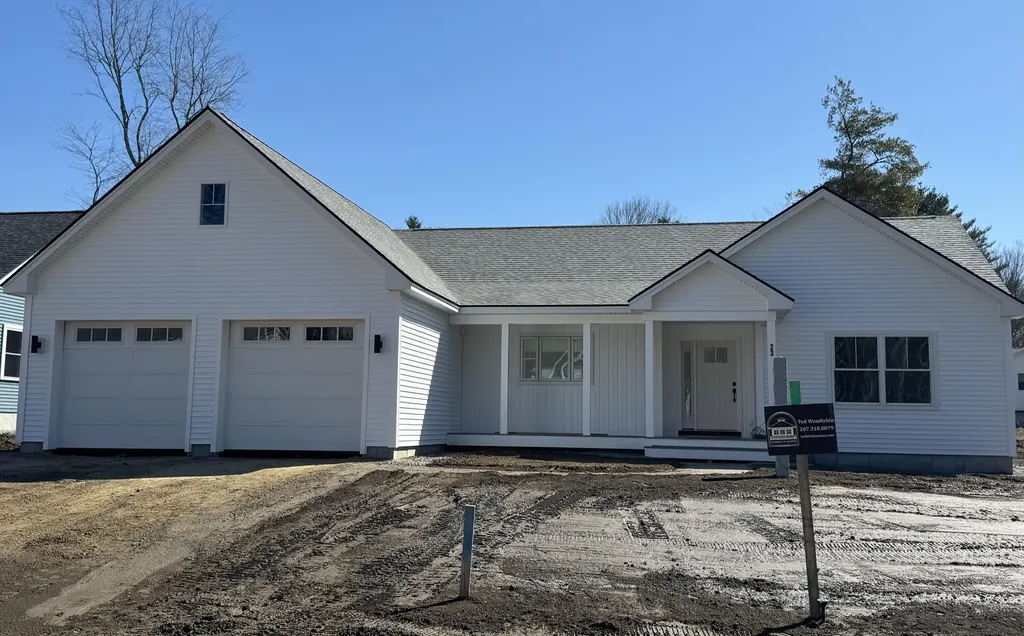 23 Forest Glen Lane Topsham ME 04086