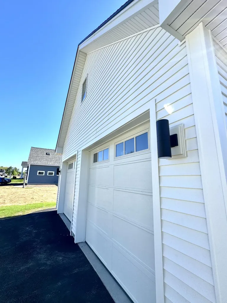 23 Forest Glen Lane Topsham ME 04086