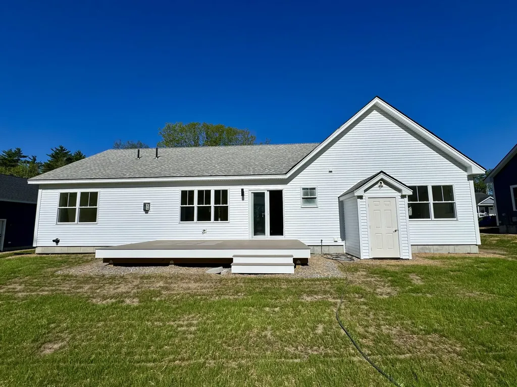 23 Forest Glen Lane Topsham ME 04086