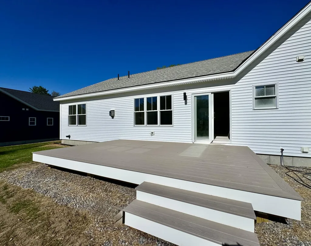 23 Forest Glen Lane Topsham ME 04086
