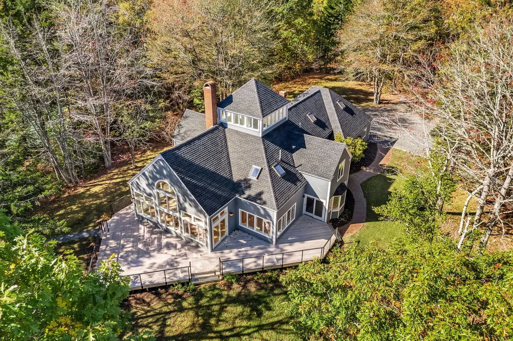 82 Falcon Lane Lamoine ME 04605