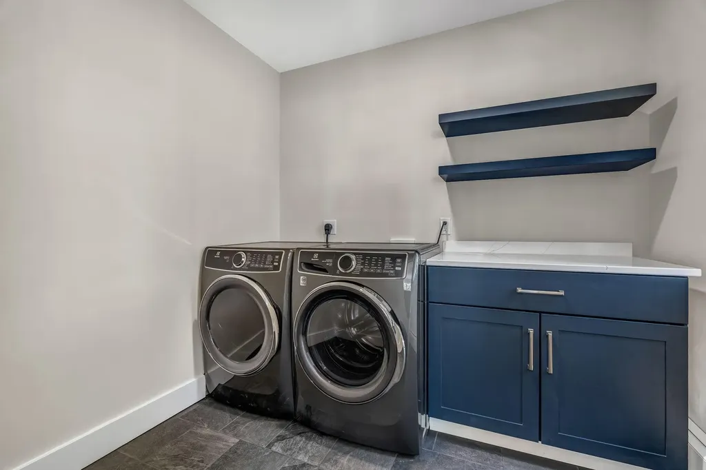 82 Falcon Lane Lamoine ME 04605