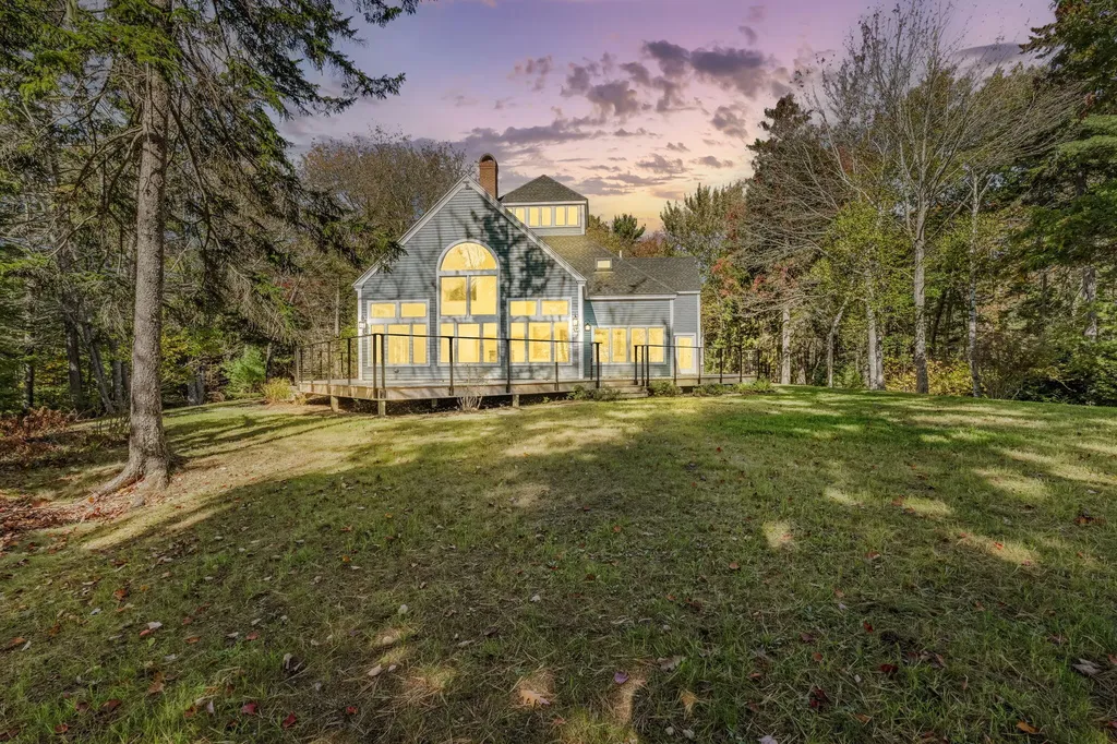 82 Falcon Lane Lamoine ME 04605