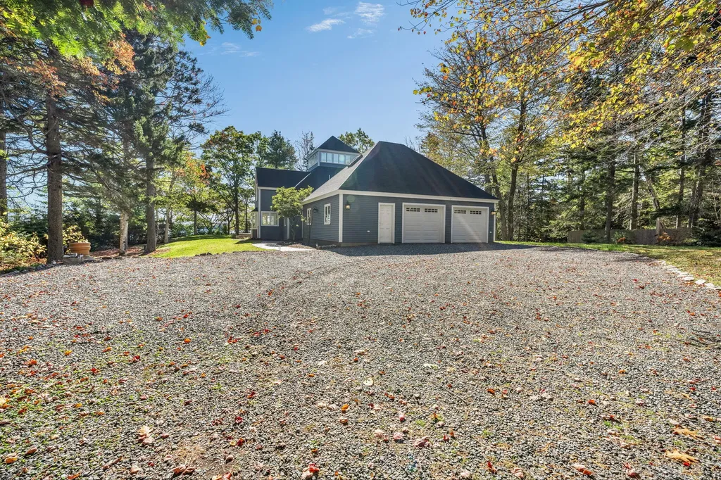 82 Falcon Lane Lamoine ME 04605