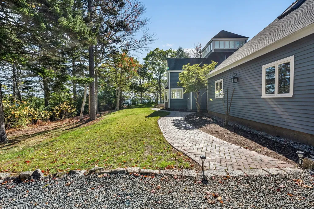 82 Falcon Lane Lamoine ME 04605