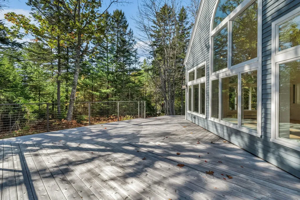82 Falcon Lane Lamoine ME 04605