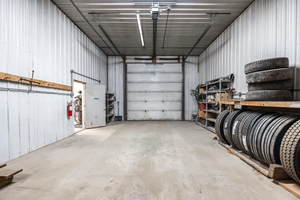 Howland ME 04448