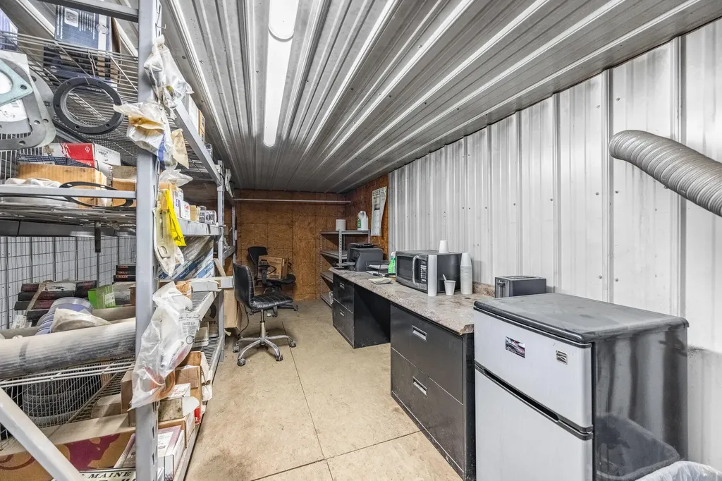 Howland ME 04448