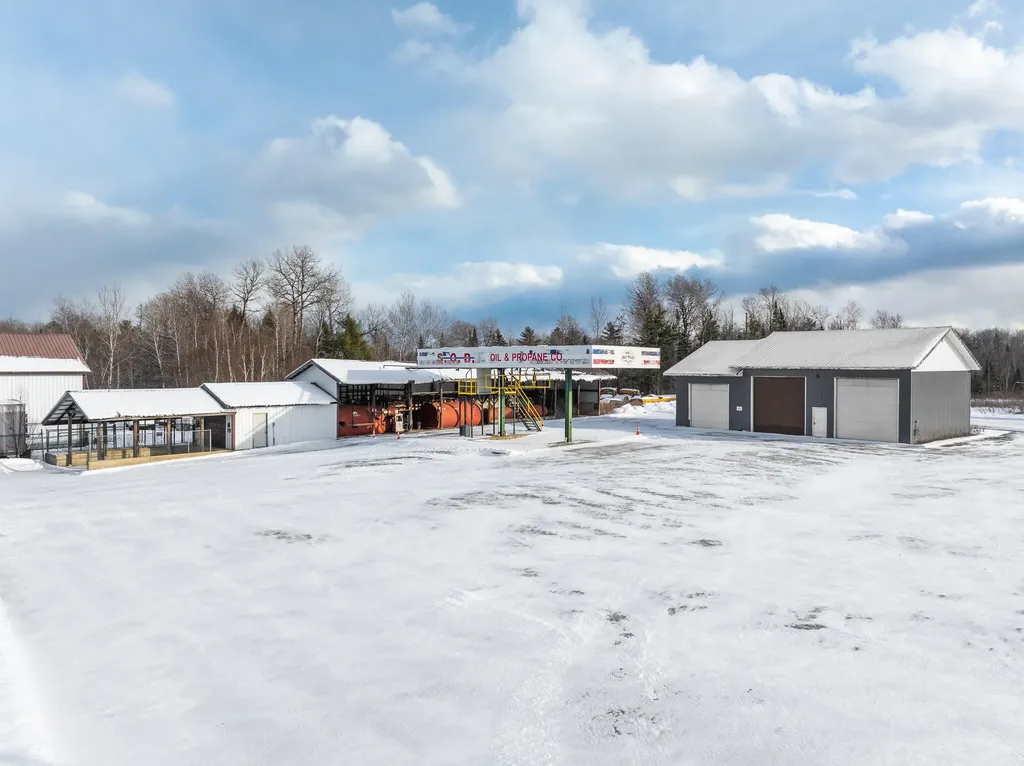 Howland ME 04448