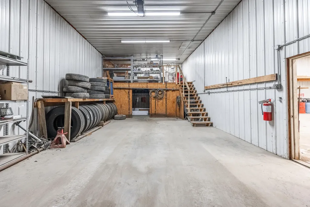 Howland ME 04448
