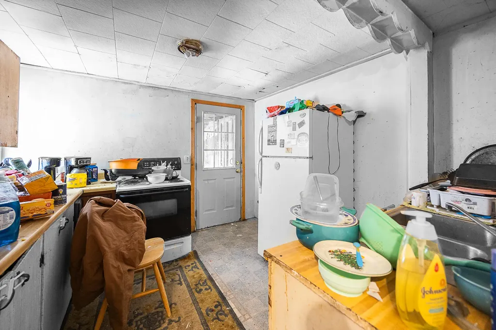 32 Center Street Kenduskeag ME 04450