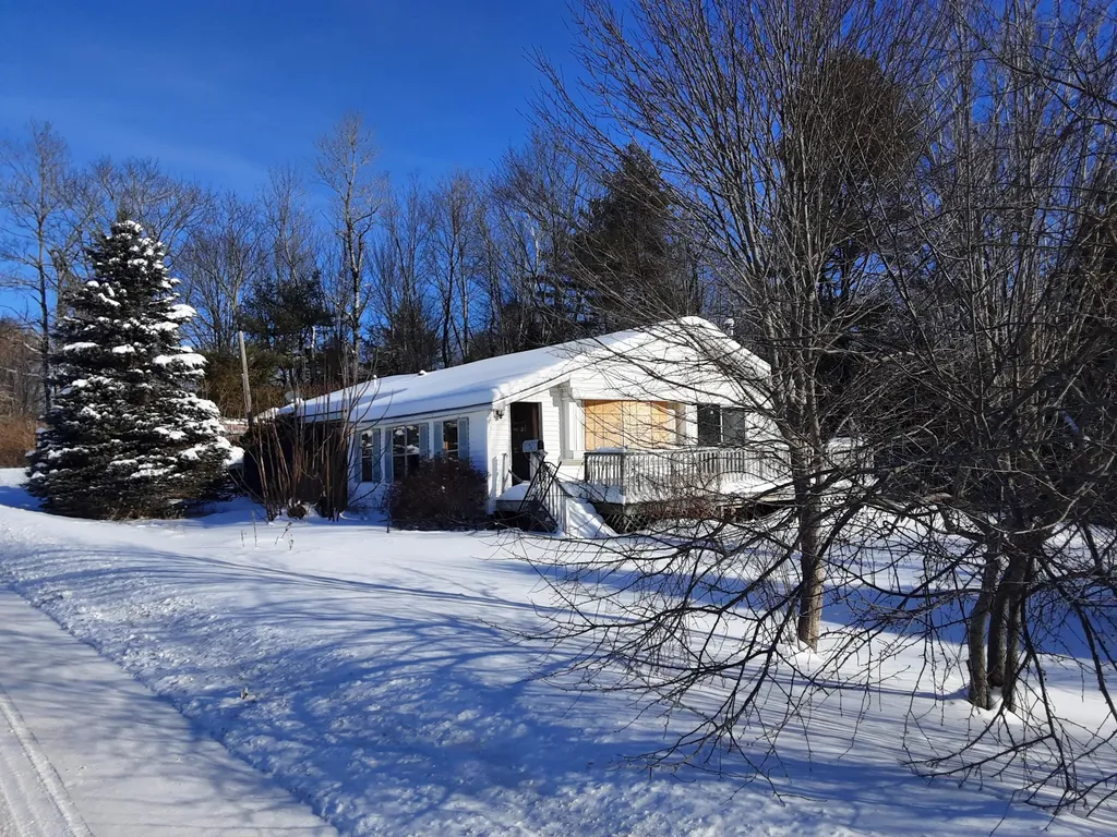61 Hewett Road Somerville ME 04348