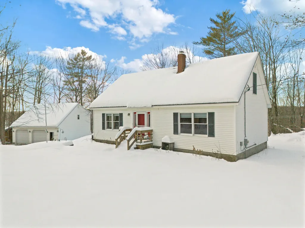 135 S Pond Road Winslow ME 04901