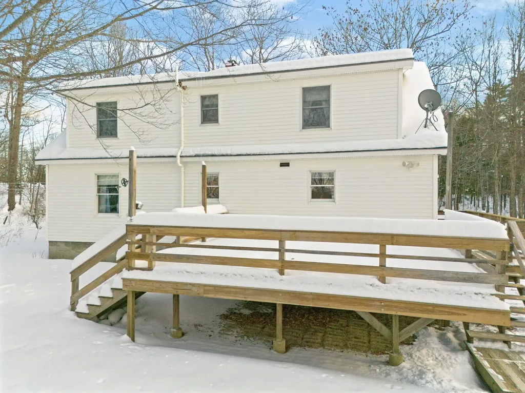 135 S Pond Road Winslow ME 04901