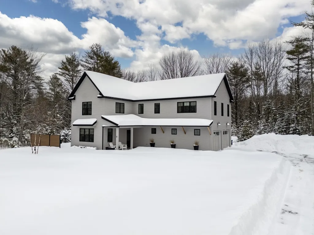 21 Renee Road Freeport ME 04032