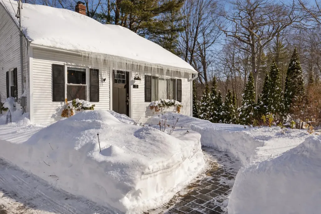 13 Cross Street Kittery ME 03904