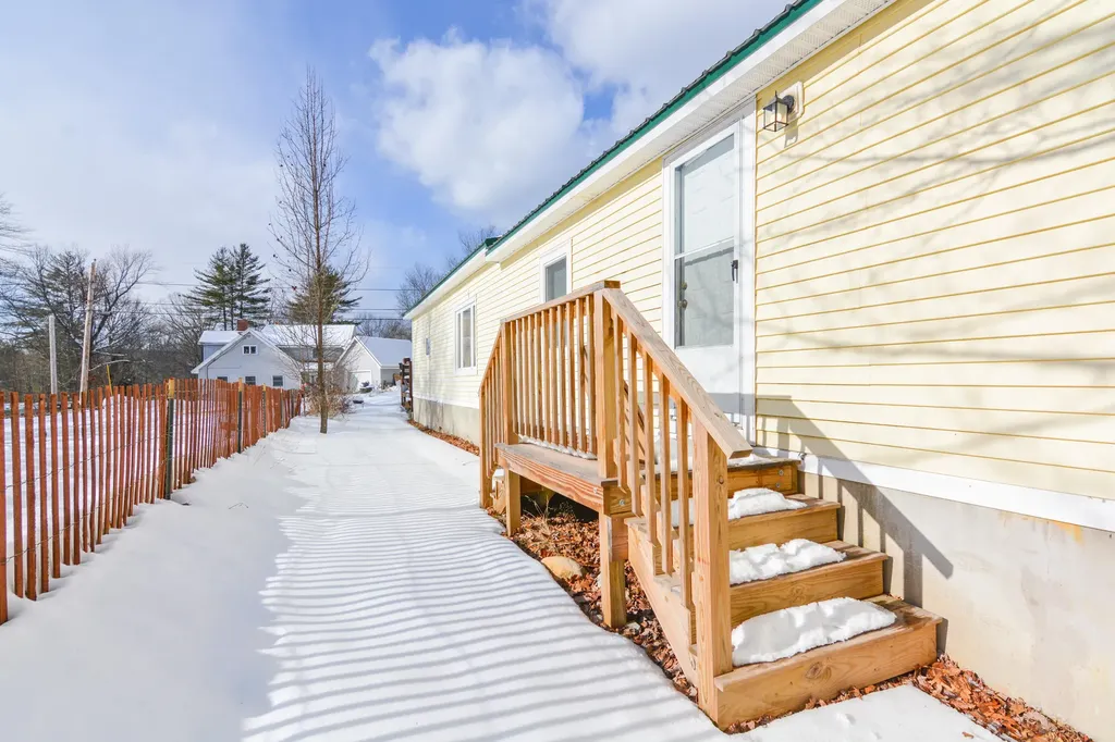 65 Kennebec Drive Lebanon ME 04027