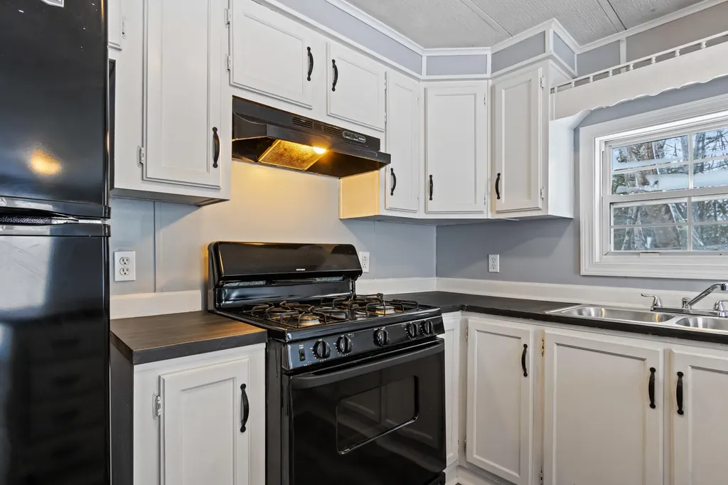 575 Main Road Westport Island ME 04578