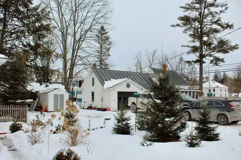 154 Greenwood Avenue Farmington ME 04938