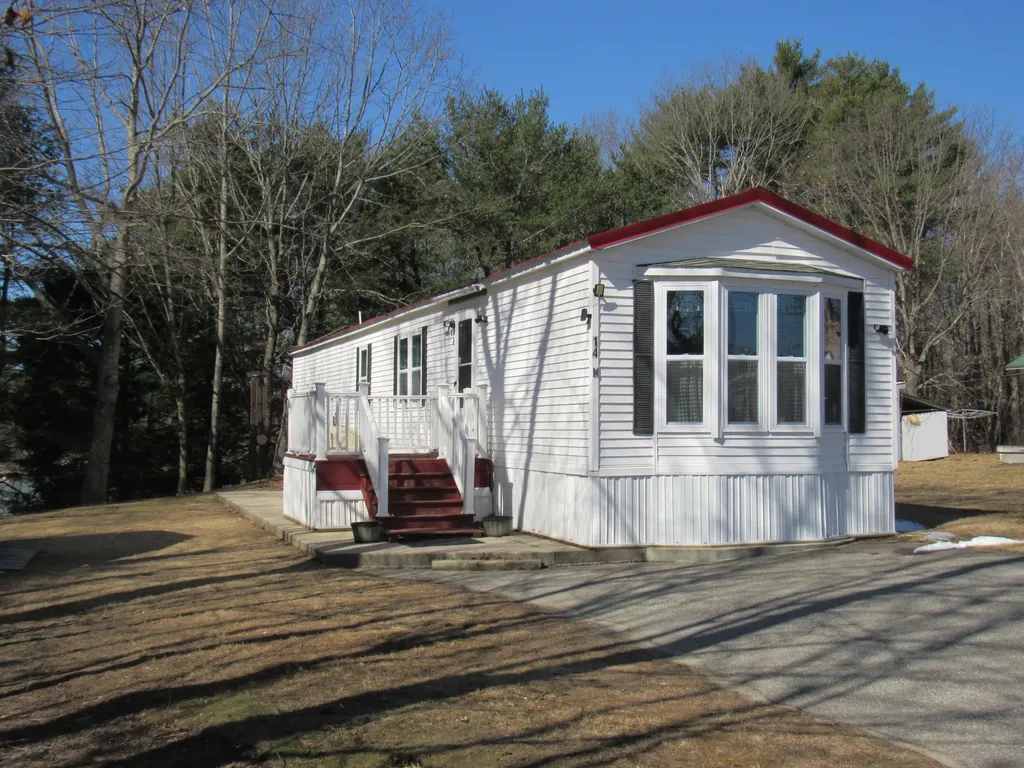 14 Pleasant Hill Road Limerick ME 04048