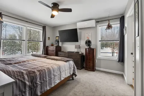 1525 Roosevelt Trail Raymond ME 04071