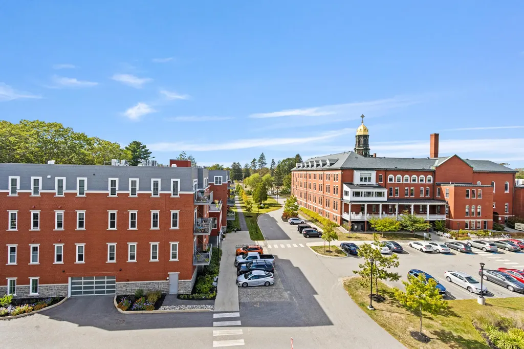 75 Mcauley Way Portland ME 04103
