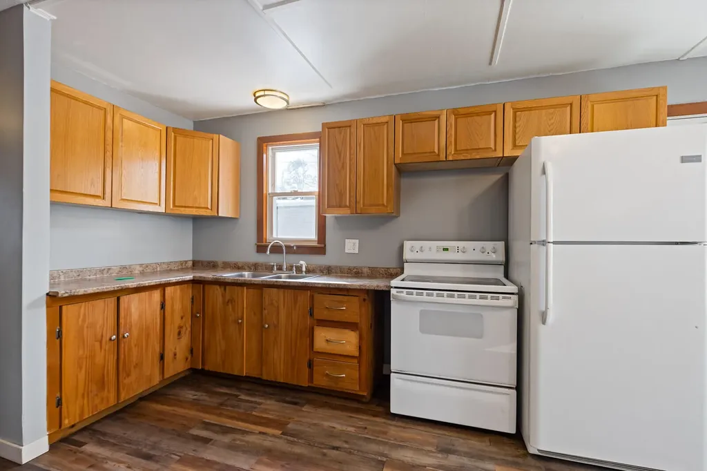 8 Squire Street Waterville ME 04901