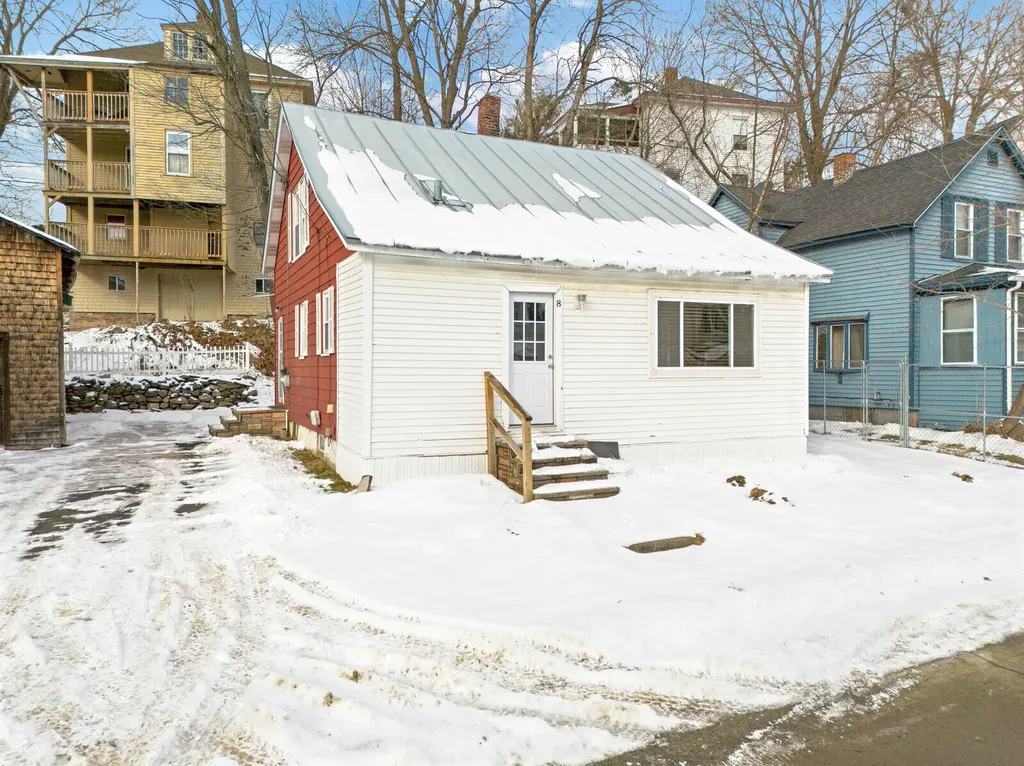 8 Squire Street Waterville ME 04901