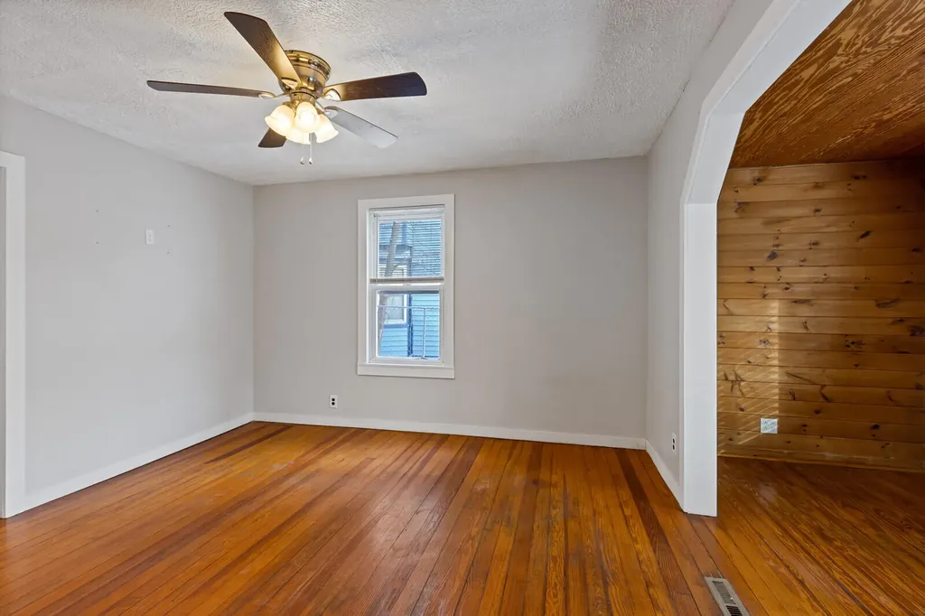 8 Squire Street Waterville ME 04901