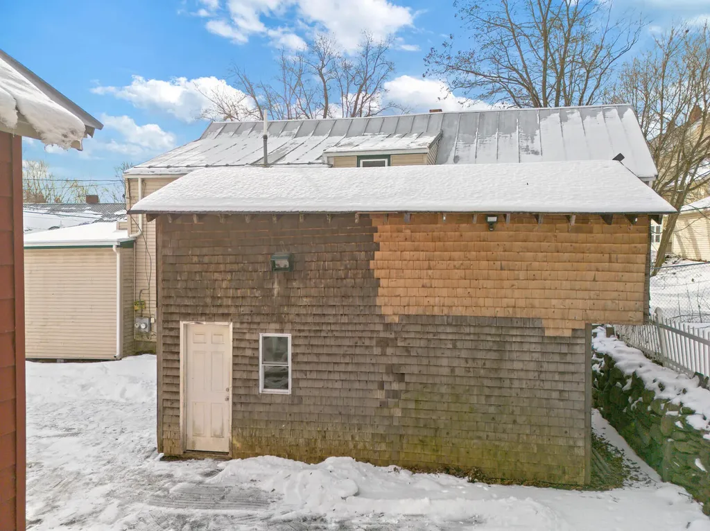8 Squire Street Waterville ME 04901