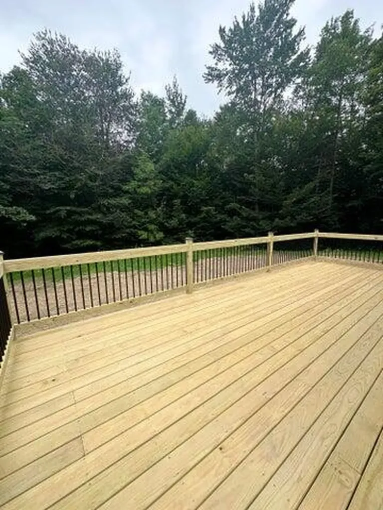84 Noble Road Oxford ME 04270