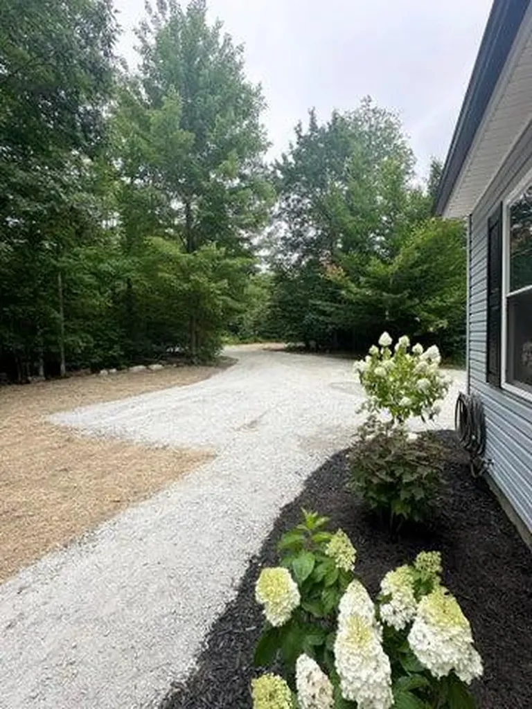 84 Noble Road Oxford ME 04270