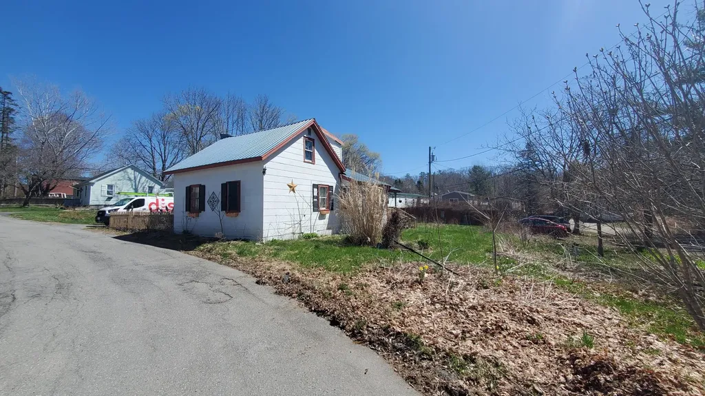 29 Oak Street Bucksport ME 04416