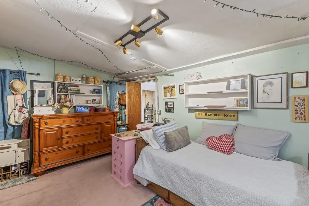 506 Main Street Wayne ME 04284